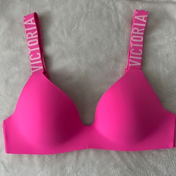 Victoria's Secret Other - Victoria’s Secret T-shirt lightly lined wireless bra